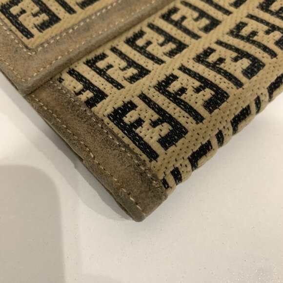 Fendi Tan and Black Women's Wallet. Free Shipping - Picture 4 of 12